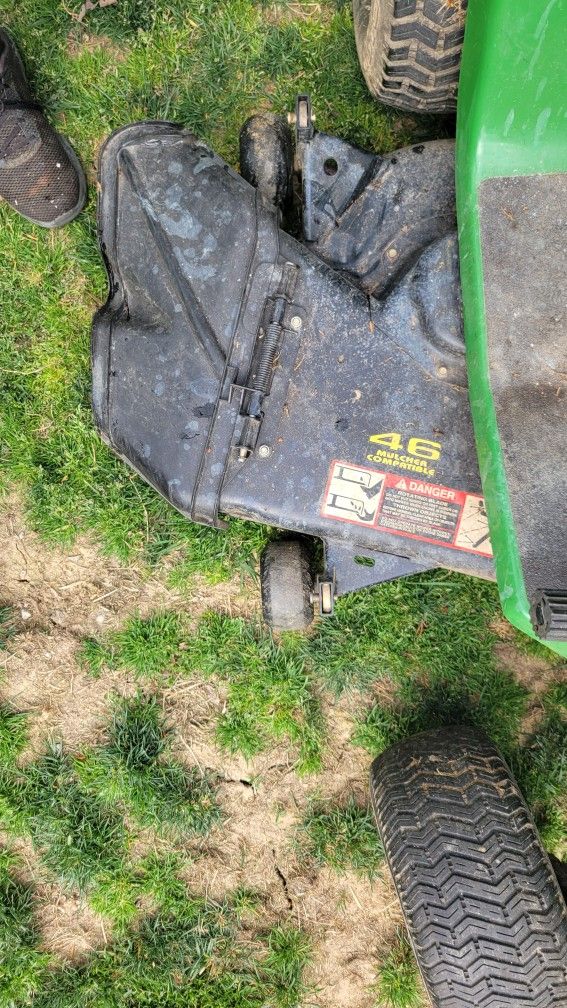 John Deer STX46 Riding Tractor