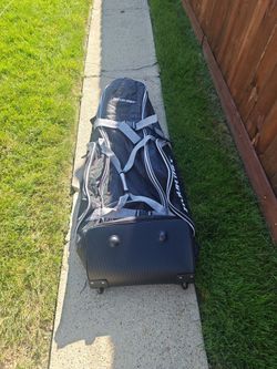 Traveling golf bag like new