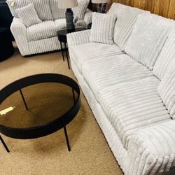Cozy Stunning Stylish Couch!