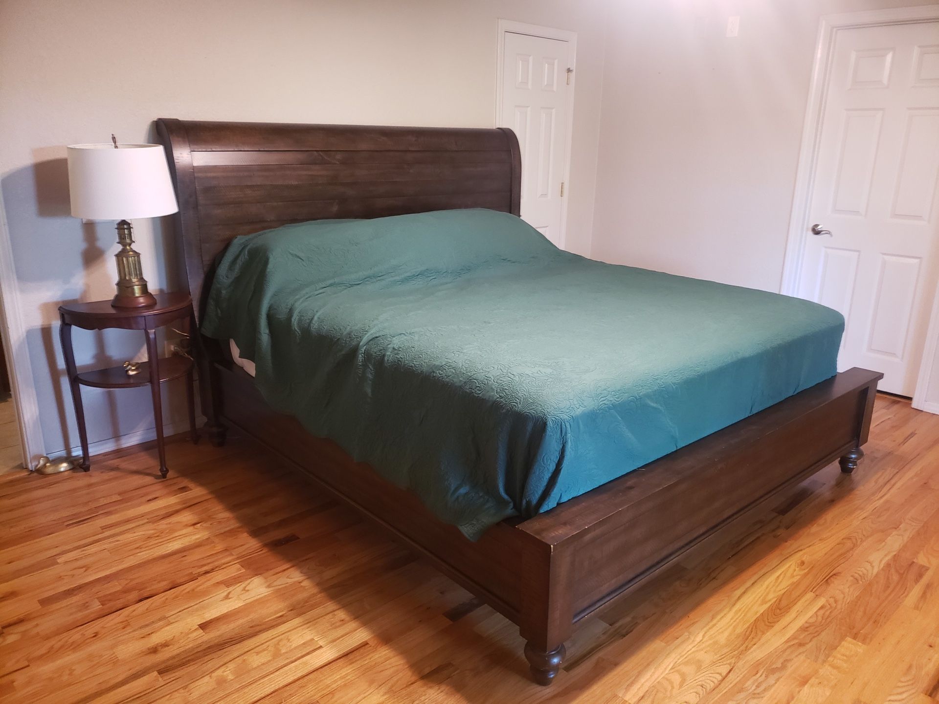 Sturdy Wood King Size Bed Frame