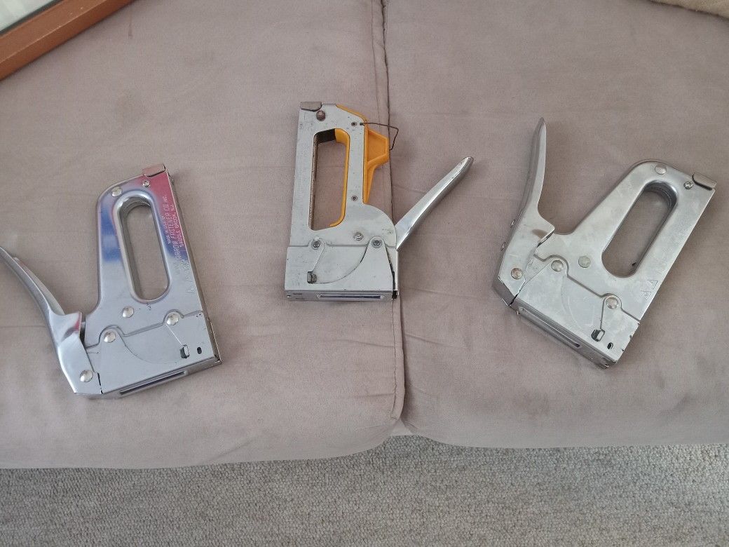 2 Staple Gun