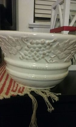 Large Decorative Serving Bowl. 9" Diametrer