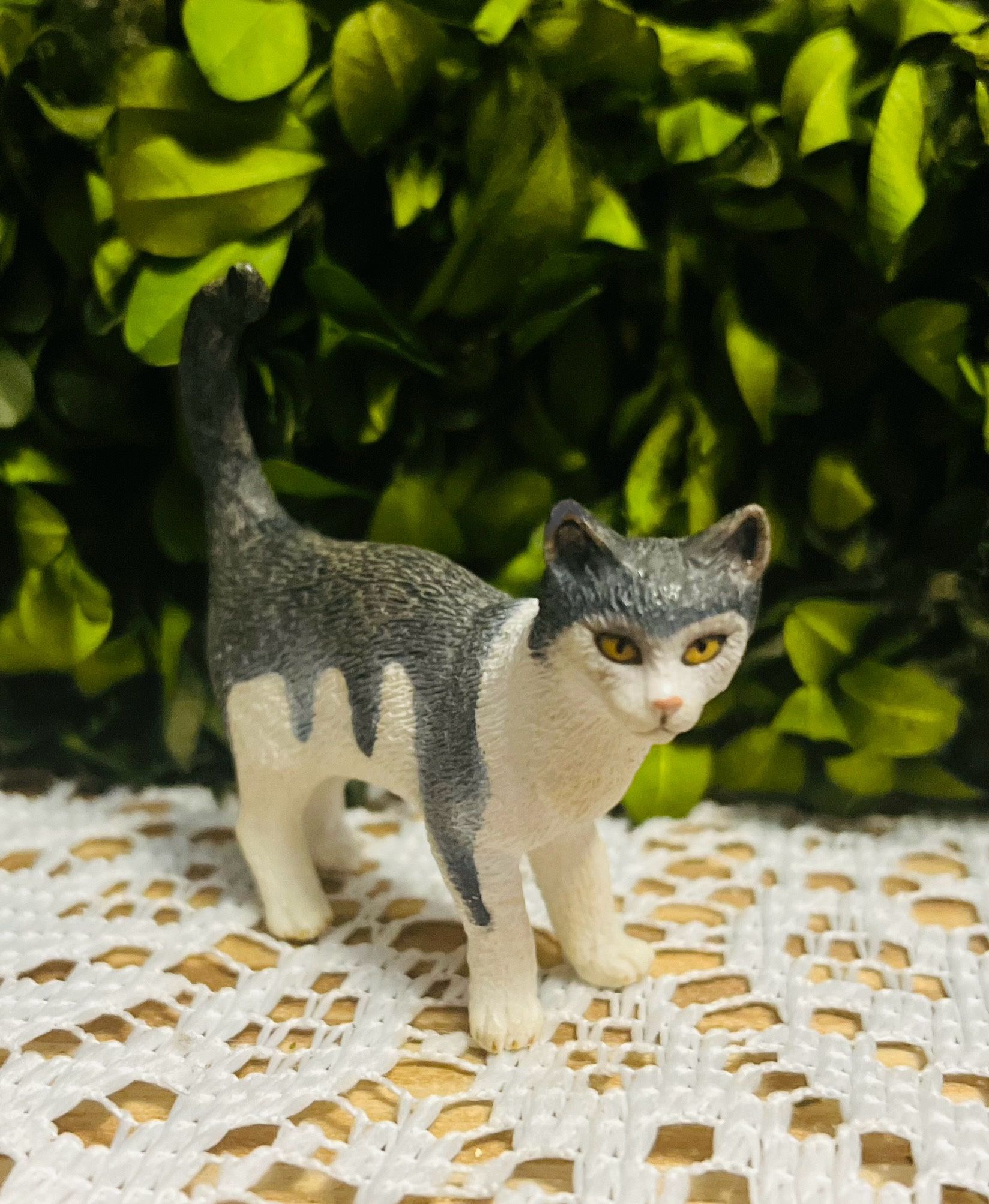 RETIRED Schleich White & Grey Figure