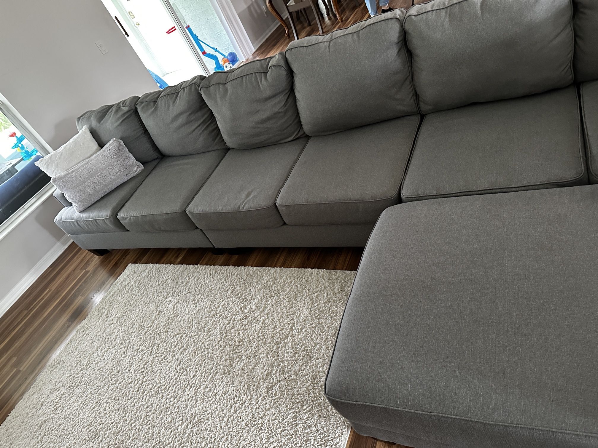 5 Peace Couch