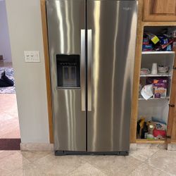 Whirlpool Stainless Steel Fridge And Freezer 