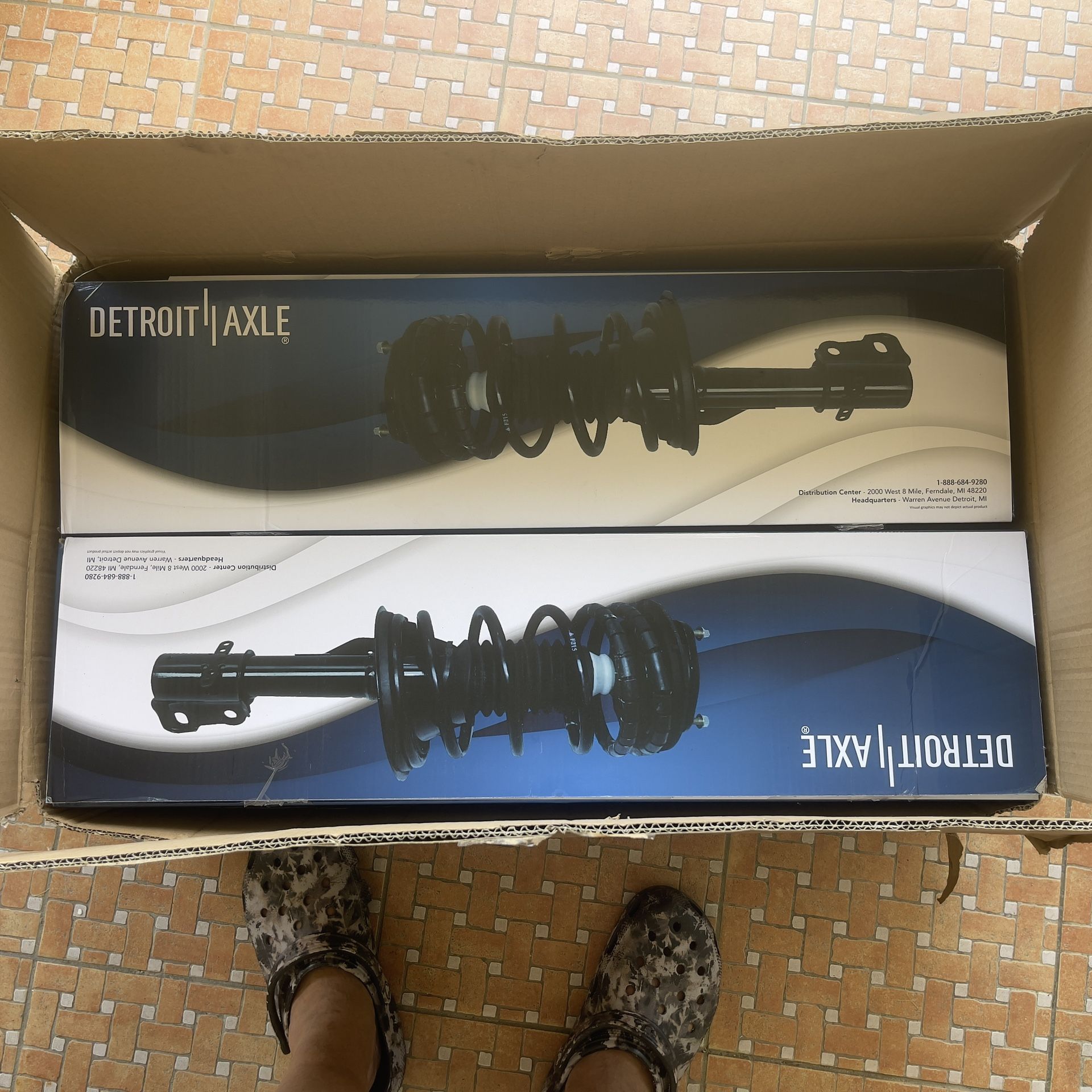 2009 Toyota Highlander Rear Shocks New Open Box Never Used
