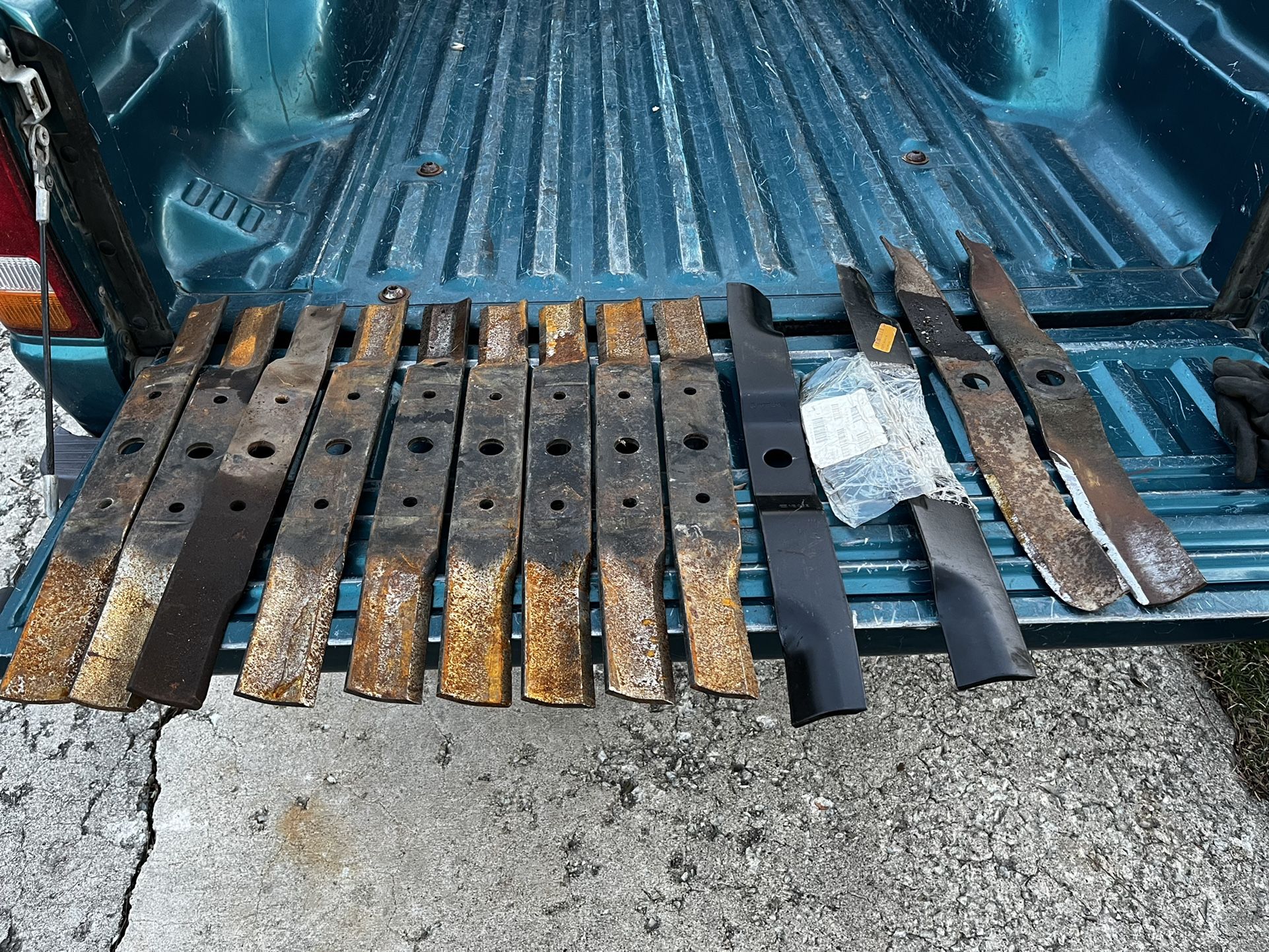 Lawn Mower Blades *Kubota, John Deere MAKE ANY OFFER!
