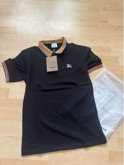 Burberry polo size small perfect for summer 50$