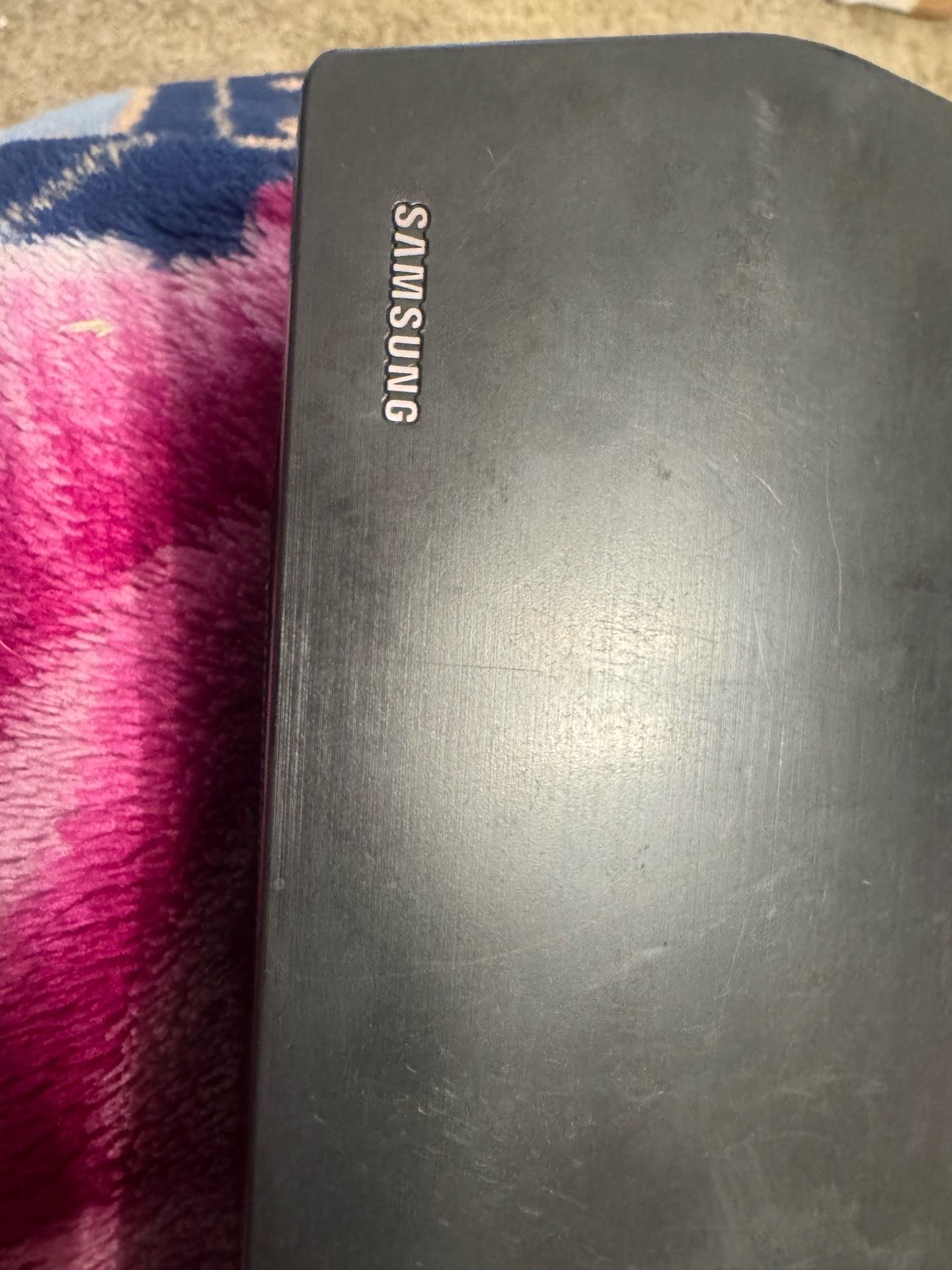 Sound bar and base