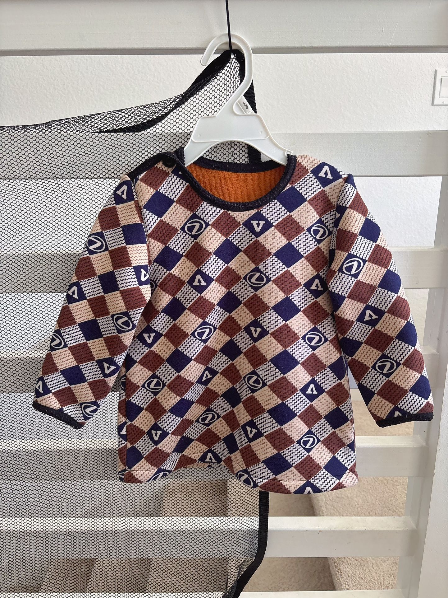 Boys fleece long sleeve top sweater shirt warm size 4 for 4 years toddler boy little boy  Comes from pet free smoke free home  Washed with detergent &
