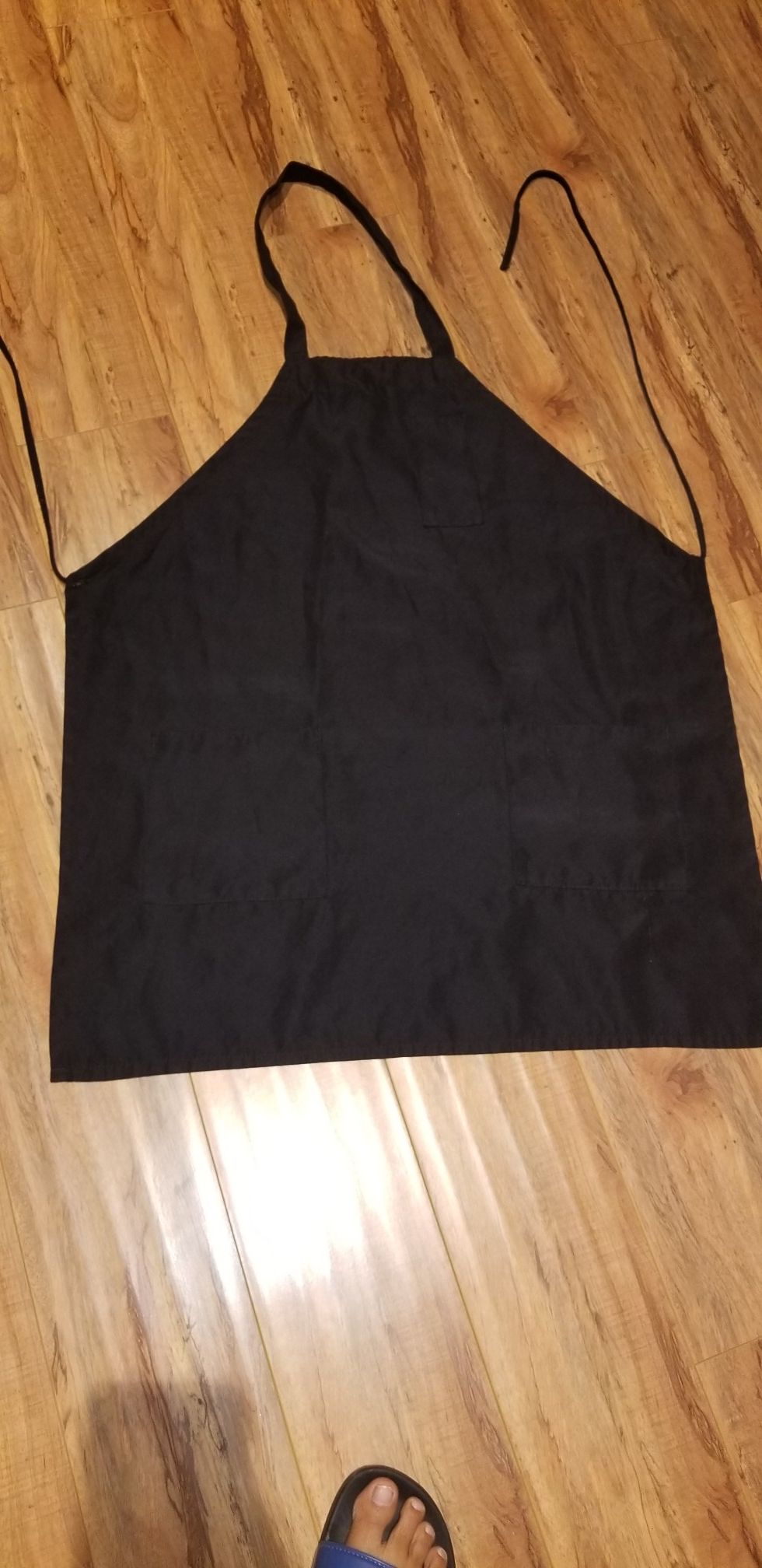 Apron good condition please don't ask if you not interested serious buyers only text me when you ready to pick up l have 5 total