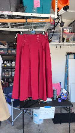 4) Skirts with pockets