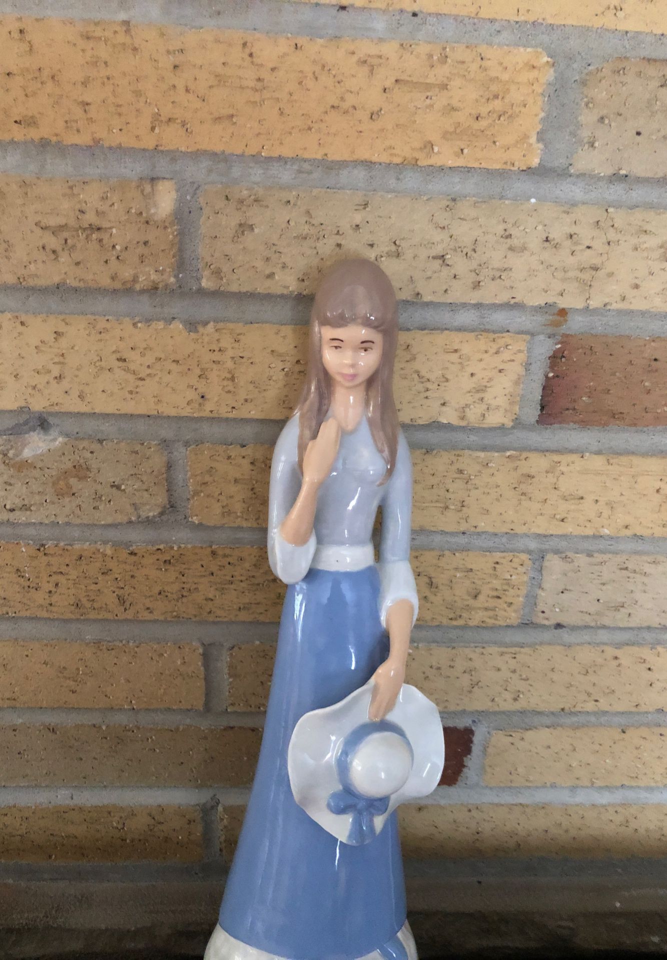 Ceramic young lady perfect condition $15.00