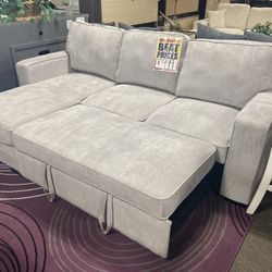 Sleeper Sofa. $899! Easy Financing! ✅⭐️🩷 