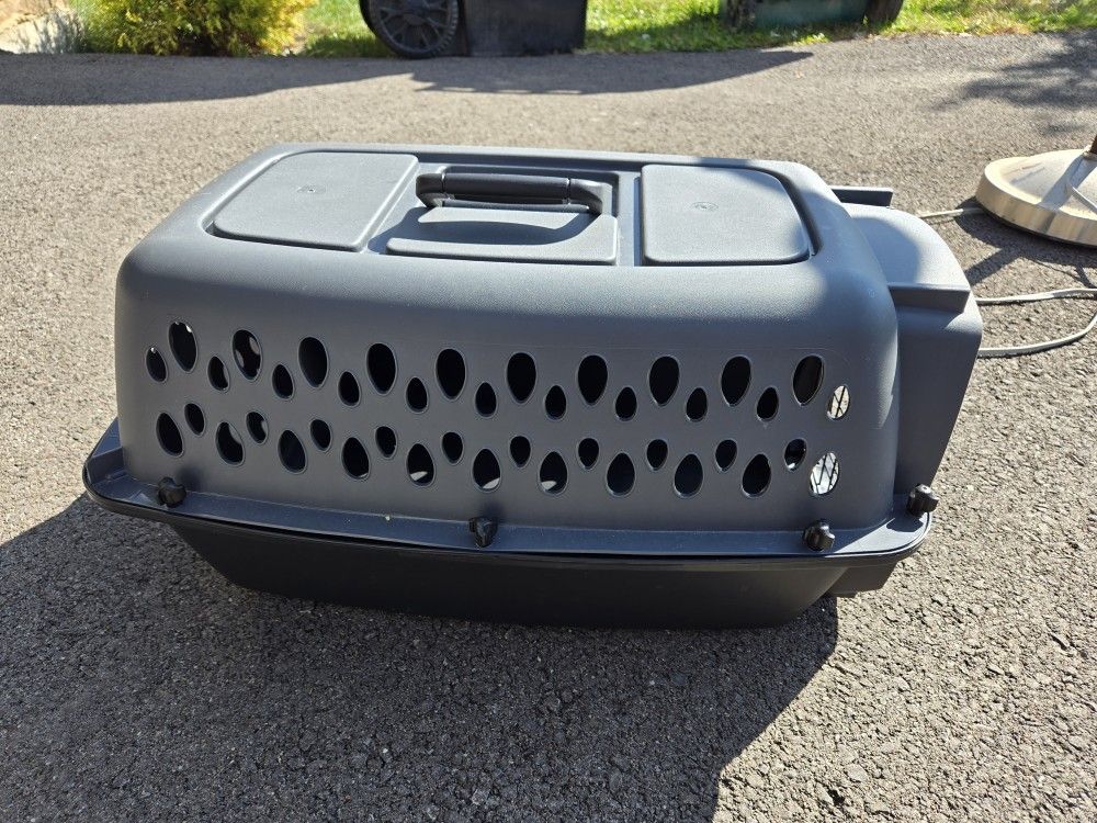 Pet carrier