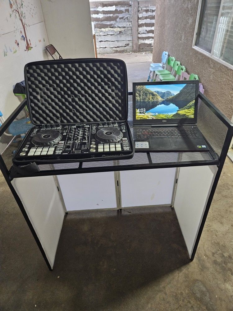 Dj Booth With LAPTOP AND TURN TABLE
