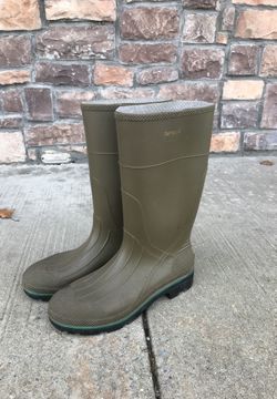 Men’s size 12fishing boats