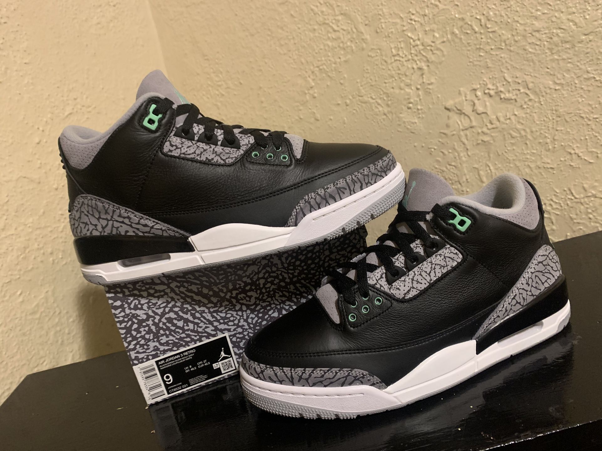 Air Jordan Retro 3. Size 9 Men
