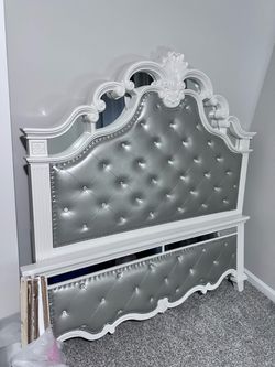 Dienna (House of Hamptons) Ornate Tufted Upholstered Headboard and Footboard