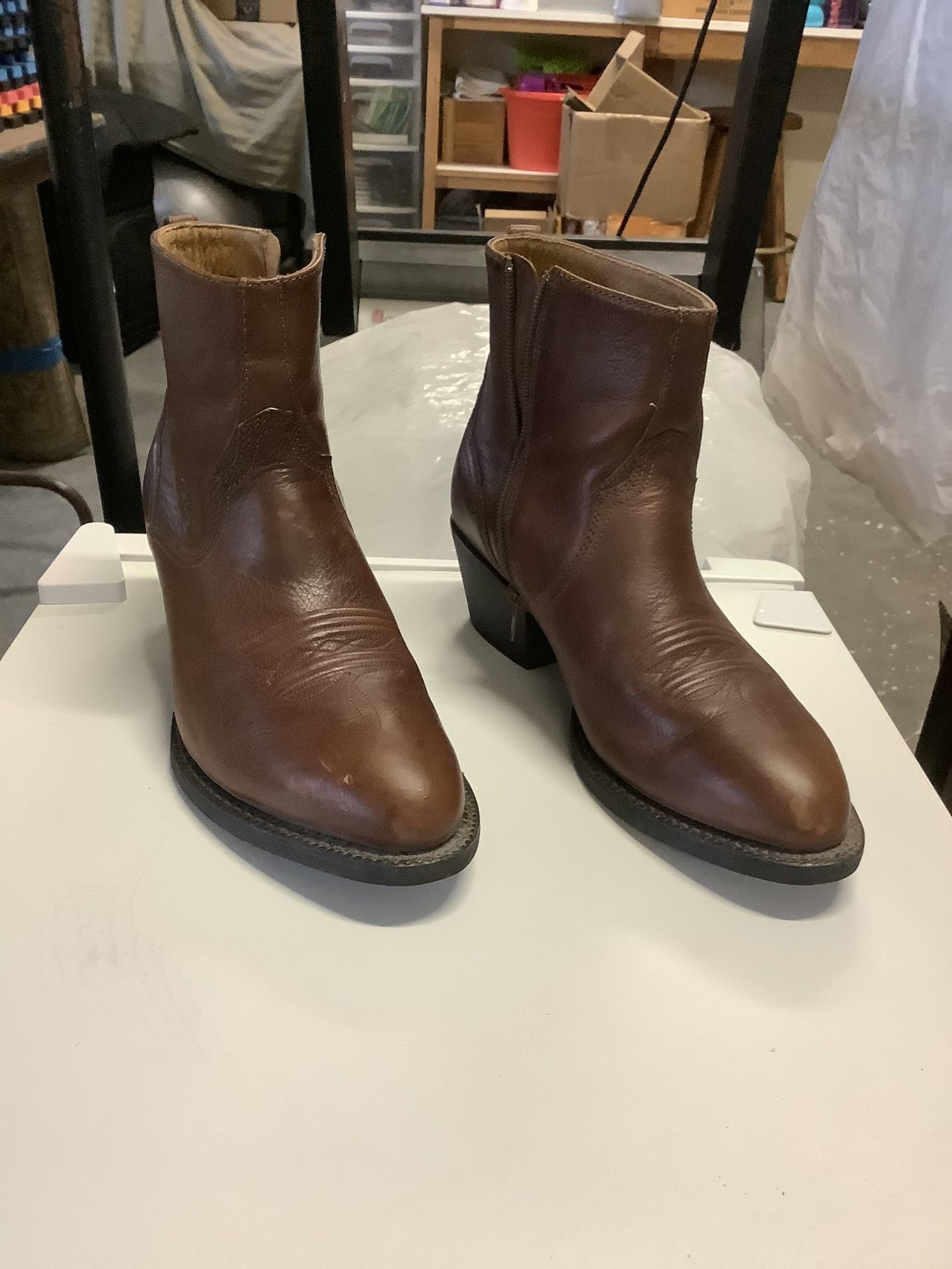 Ariat Deputy side zip short leather boots