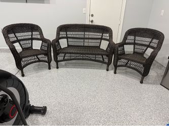 Wicker out door furniture
