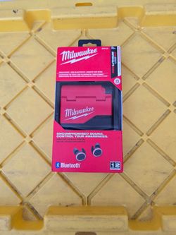 Milwaukee
REDLITHIUM USB Bluetooth Jobsite Ear Buds