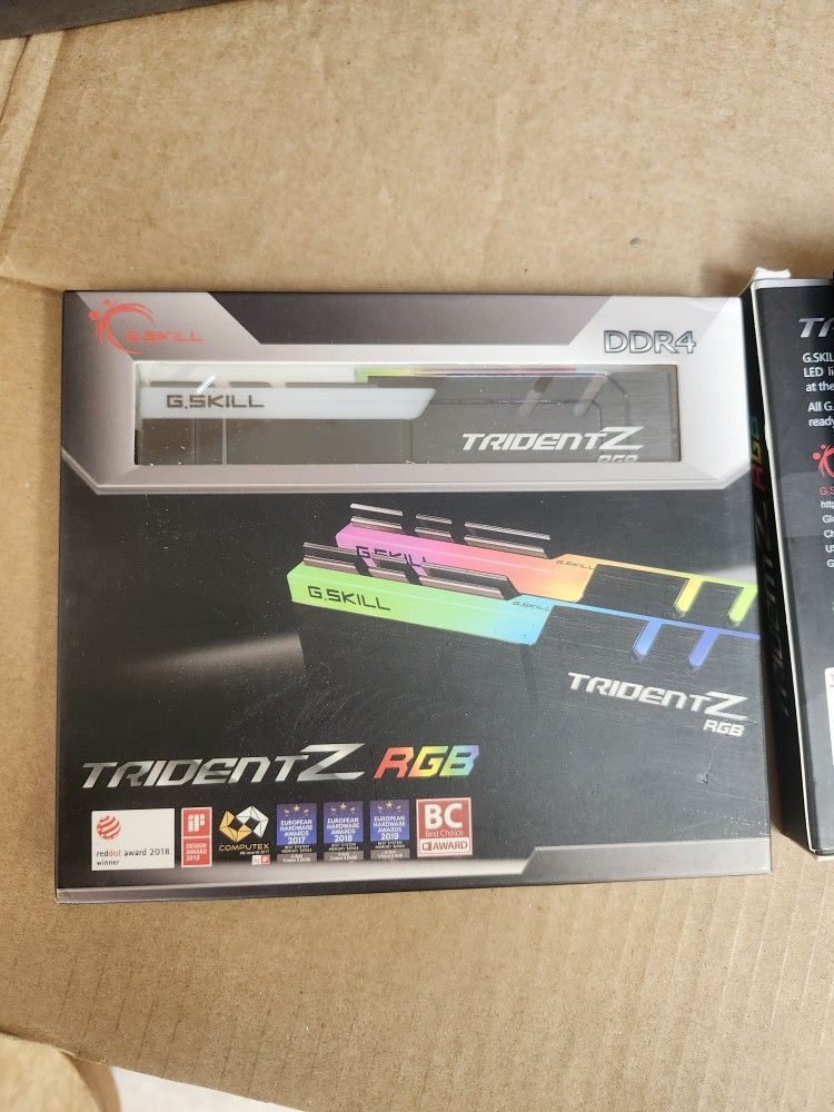 Armoury Crate Aura Sync Trident Z Trident Z RGB DDR4 B-DIE 4266MHz