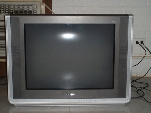 Samsung TX-R2765 27” DynaFlat HDTV monitor