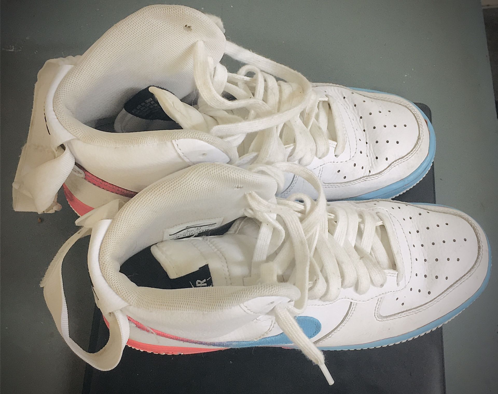 Colorful Nike Air Sneaker Size 8