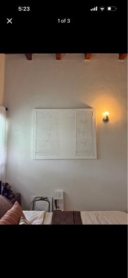 Minimalist art piece must go now