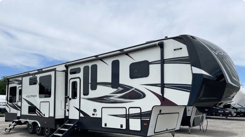 2018 Dutchmen Voltage Epic 3970