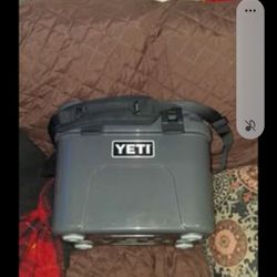 Yeti Roadie 15L NEW W/Tags