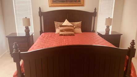 king bedroom set with two night stands