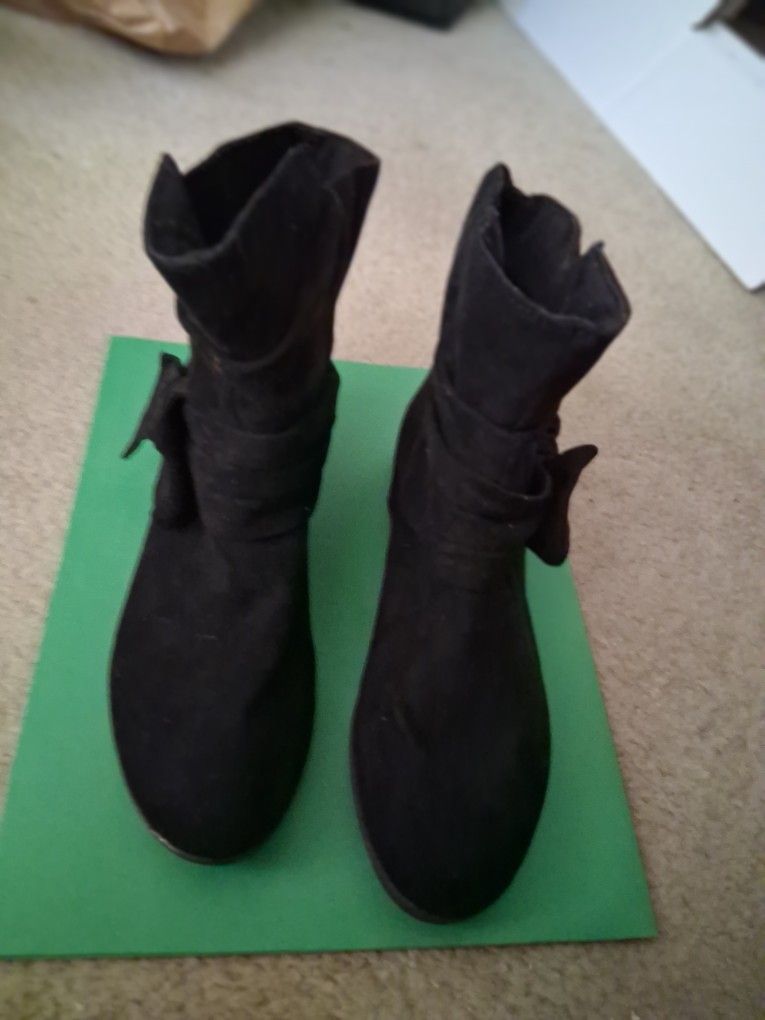 Sugar black faux leather boots with bow accent