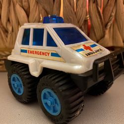 WAY-FORMED Toys Ambulance Car 3"L