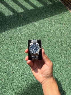 New black dial watch (glow in the dark)
