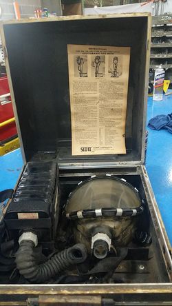 Scott omatic gas mask 75 Dollars Obo