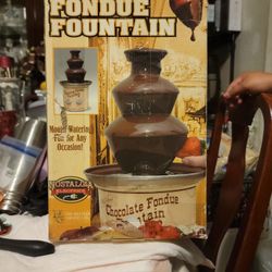 Chocolate Fondue Fautain
