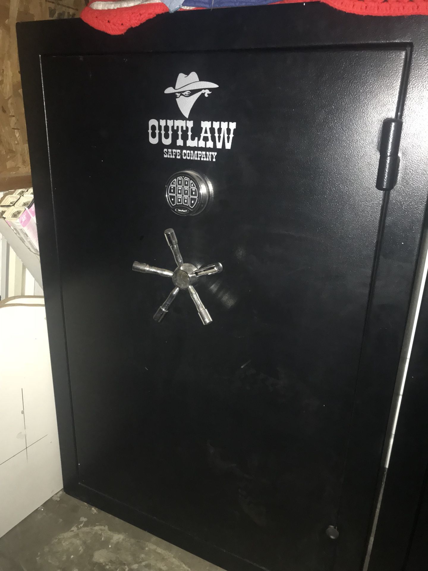 Big mouth Outlaw safe!