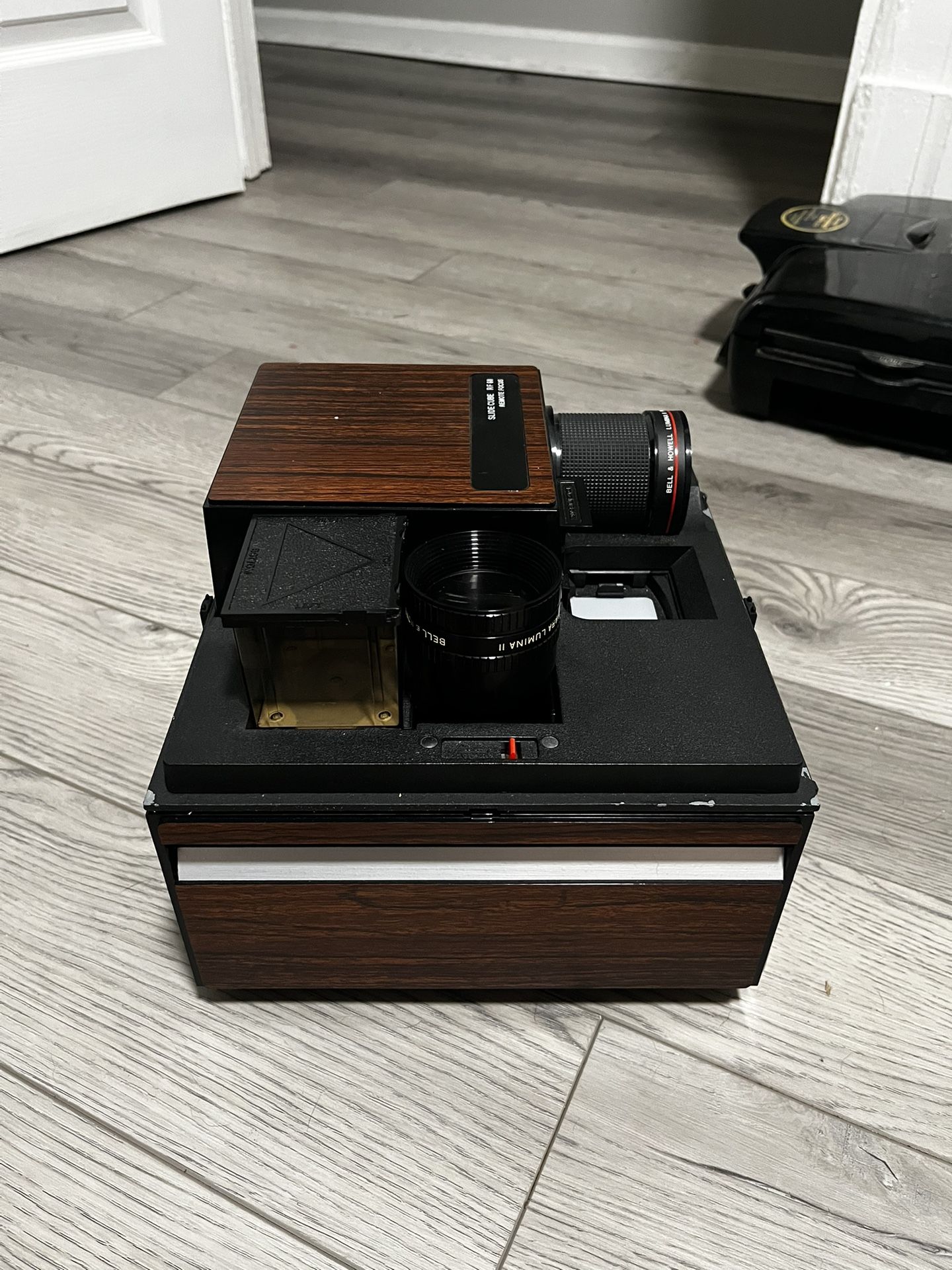 Vintage Slide Cube Projector (35mm)