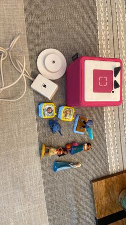 TonieBox with 6 characters Stitch included !