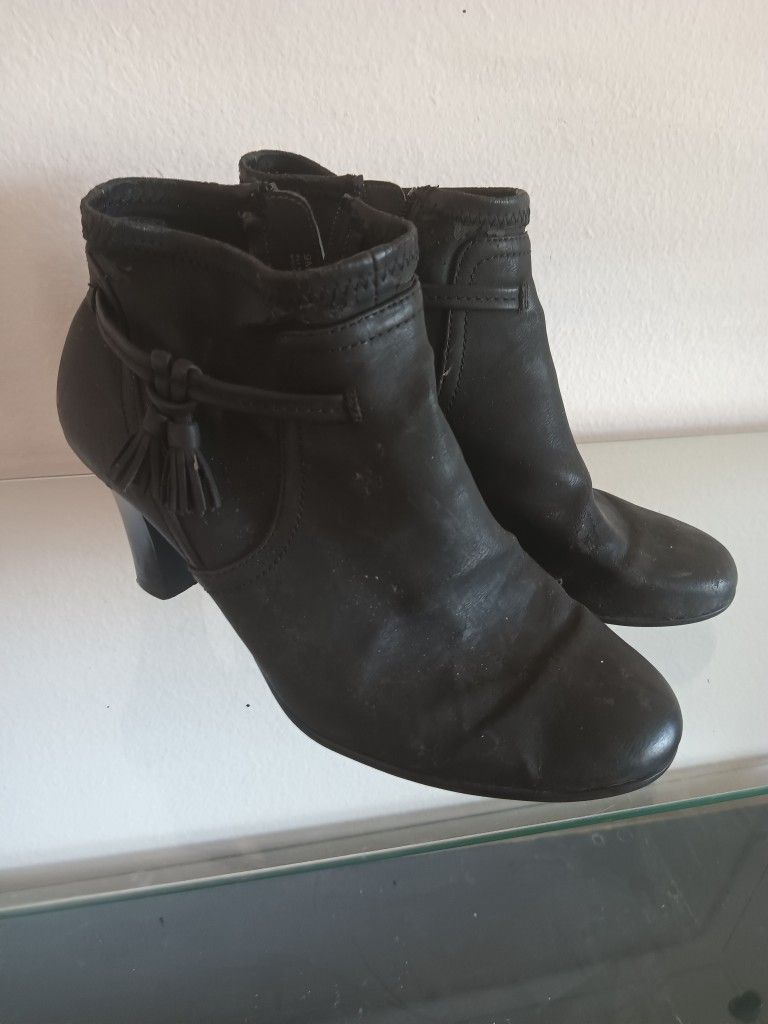Aeropostale Sz9 Black Leather Ankle Boots