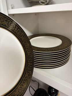 Bone China Mikasa Dinner Plates