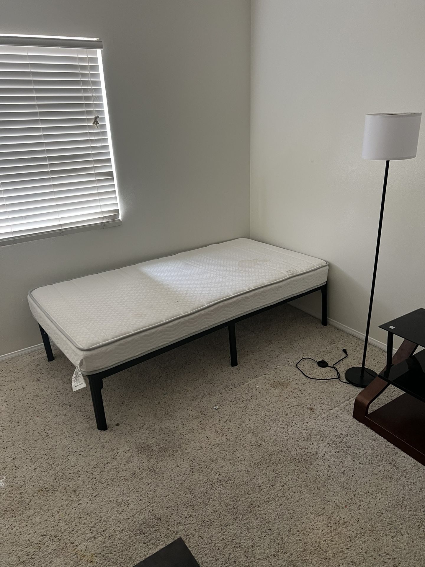 Free !! Twin Bed With Frame, 2 Lamps , 2 TV Stands