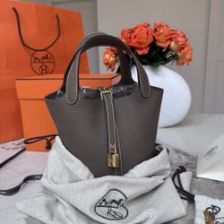 HERMES Picotin 18 Bag Taurillion Clemence Etoupe GHW