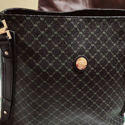 Rioni Black Signature Handbag Shoulder Goldtone Bag (Moda Italia)
