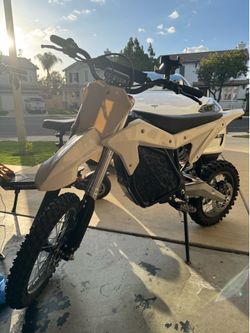 RTR LITE ONLY 200 miles/ YOU CAN BUY THE BIKE OR TRADE FOR SUPER 73  Z-MIAMI