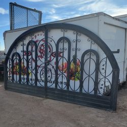 Porton para garach de 2 puertas  o patio reforsado con llantas se deslice al abrir mide 15.1/2 × 7