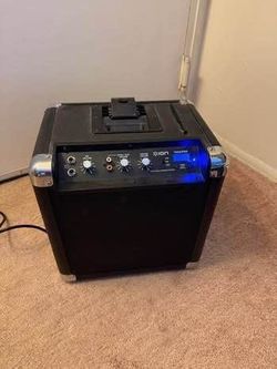 Tailgater Radio with Microphone