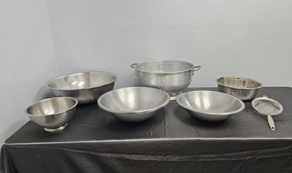 Stainless Steel Mixing Bowls, Colanders & Strainer – Commercial Kitchen Lot